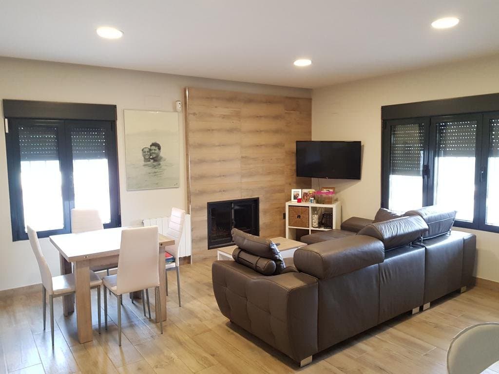 Independent chalet in rural residential area
