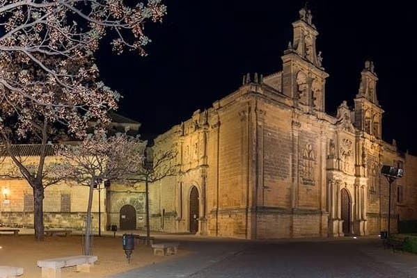 Tour por la Úbeda enigmática con música