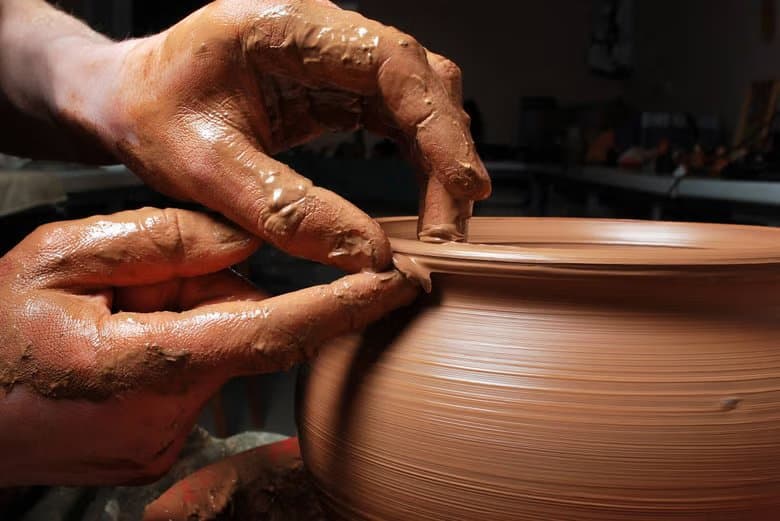 Visita guiada por el Museo de Alfarería + Taller de cerámica