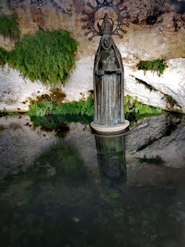 Fuente de la Negra
