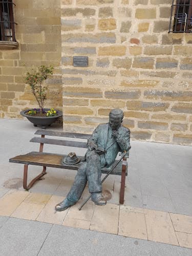 Monumento a Antonio Machado