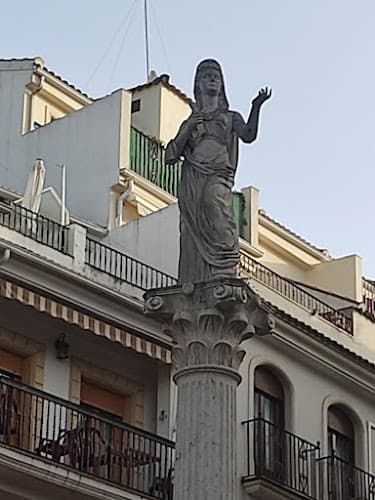 Monumento a Helvia