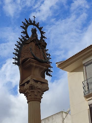 Monumento a la Coronación de Ntra. Sra. de Alharilla, Patrona de Porcuna